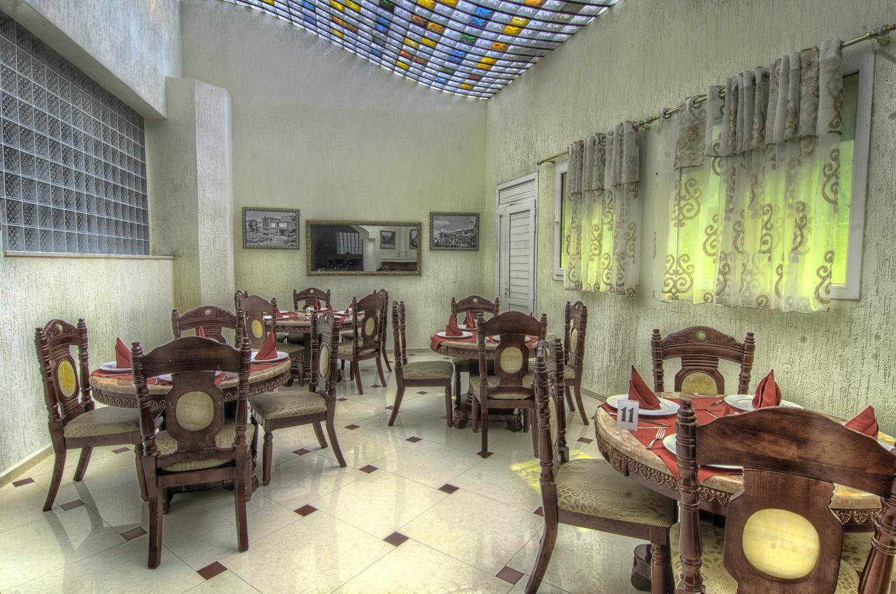 Hotel Ville Des Roses Blida Buitenkant foto